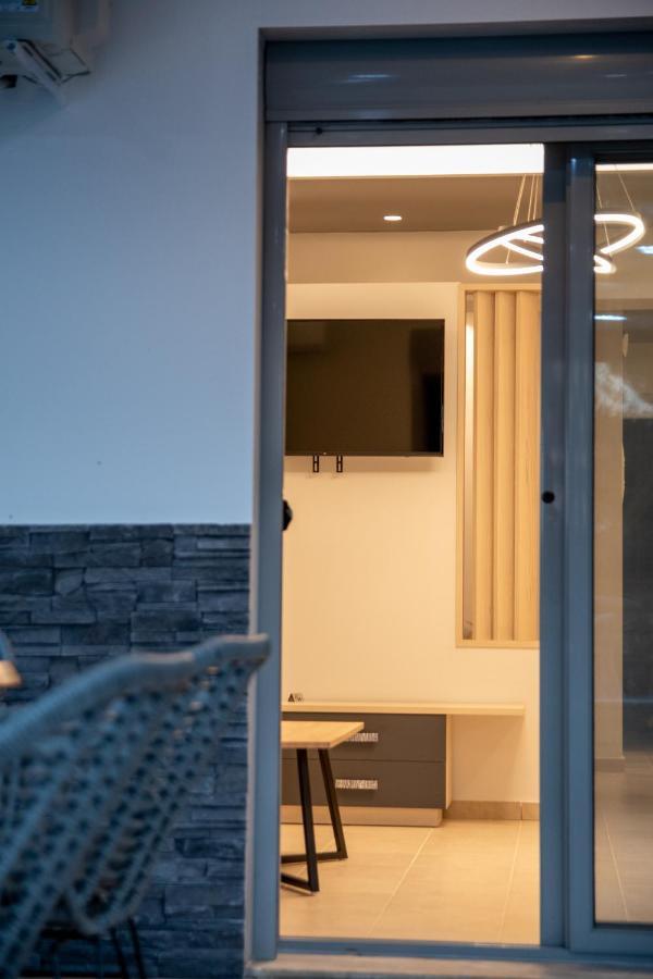 Sithoniars Luxury Ground Floor Apartment With Private Garden Neos Marmaras Exterior foto